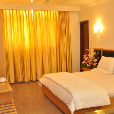 Hotelpearlinn Bangalore Exteriör bild